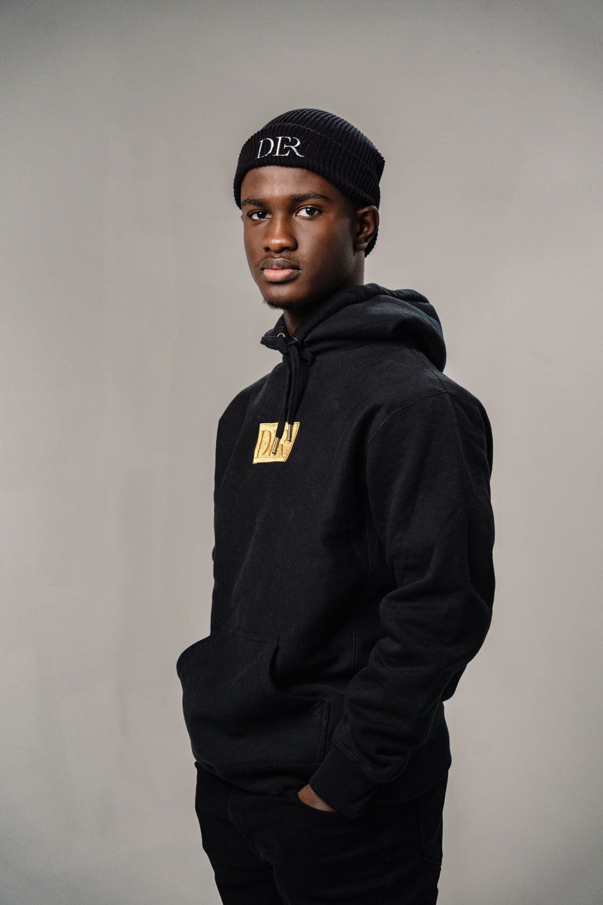 Der to be different hoodie model front